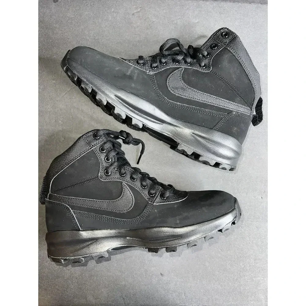 Nike manoadome triple black hiking training boots sneaker hi top mens size 7 NEW